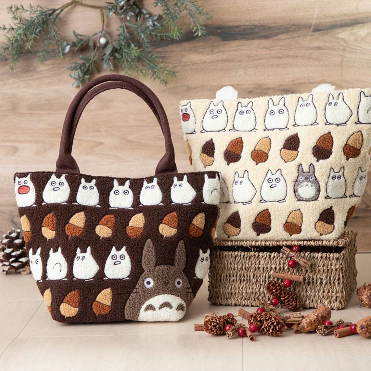 Mein Nachbar Totoro - Bestickte Handtasche (Acorn Brown) - 37 cm - Benelic