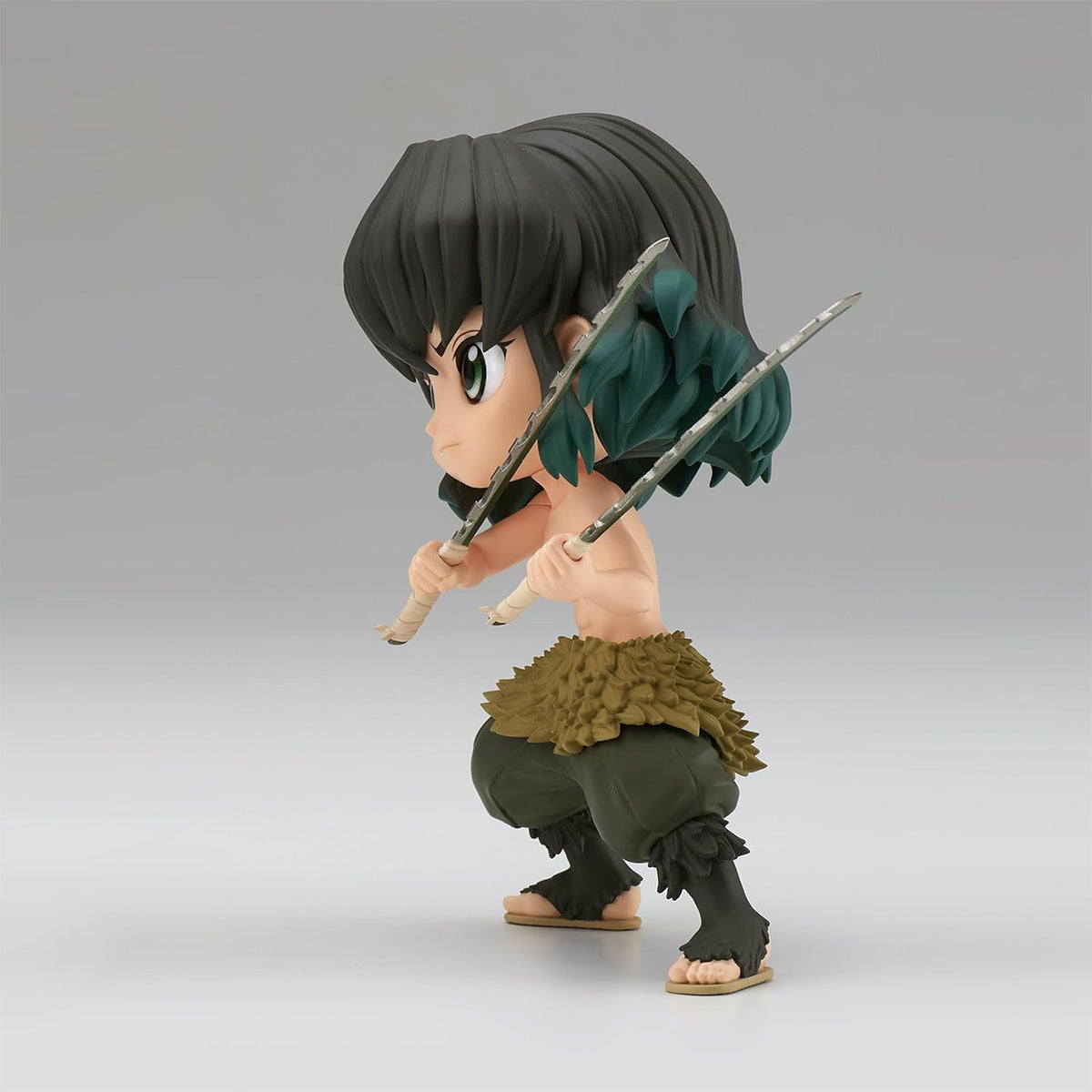 BANDAI Q posket Inosuke Hashibira mit Schwertern, Demon Slayer Kimetsu No Yaiba Sammelfigur, 13 cm