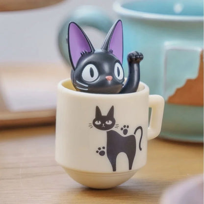 Kikis kleiner Lieferservice - Kiki mit Tasse - Stehaufmännchen - 8cm - Studio Ghibli