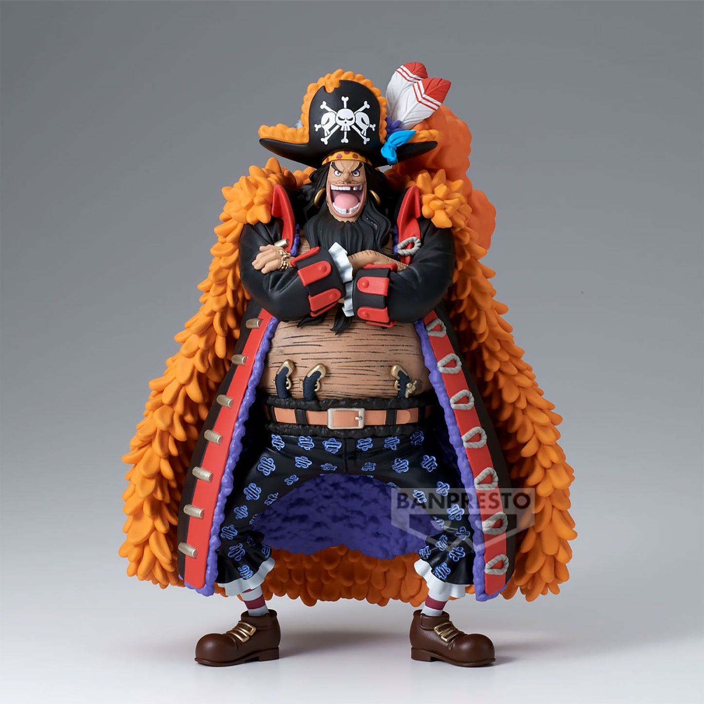 BANDAI Marshall D. Teach mit Federmantel, One Piece Sammelfigur, 18 cm