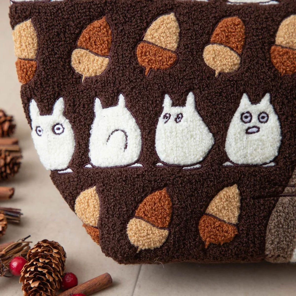 Mein Nachbar Totoro - Bestickte Handtasche (Acorn Brown) - 37 cm - Benelic