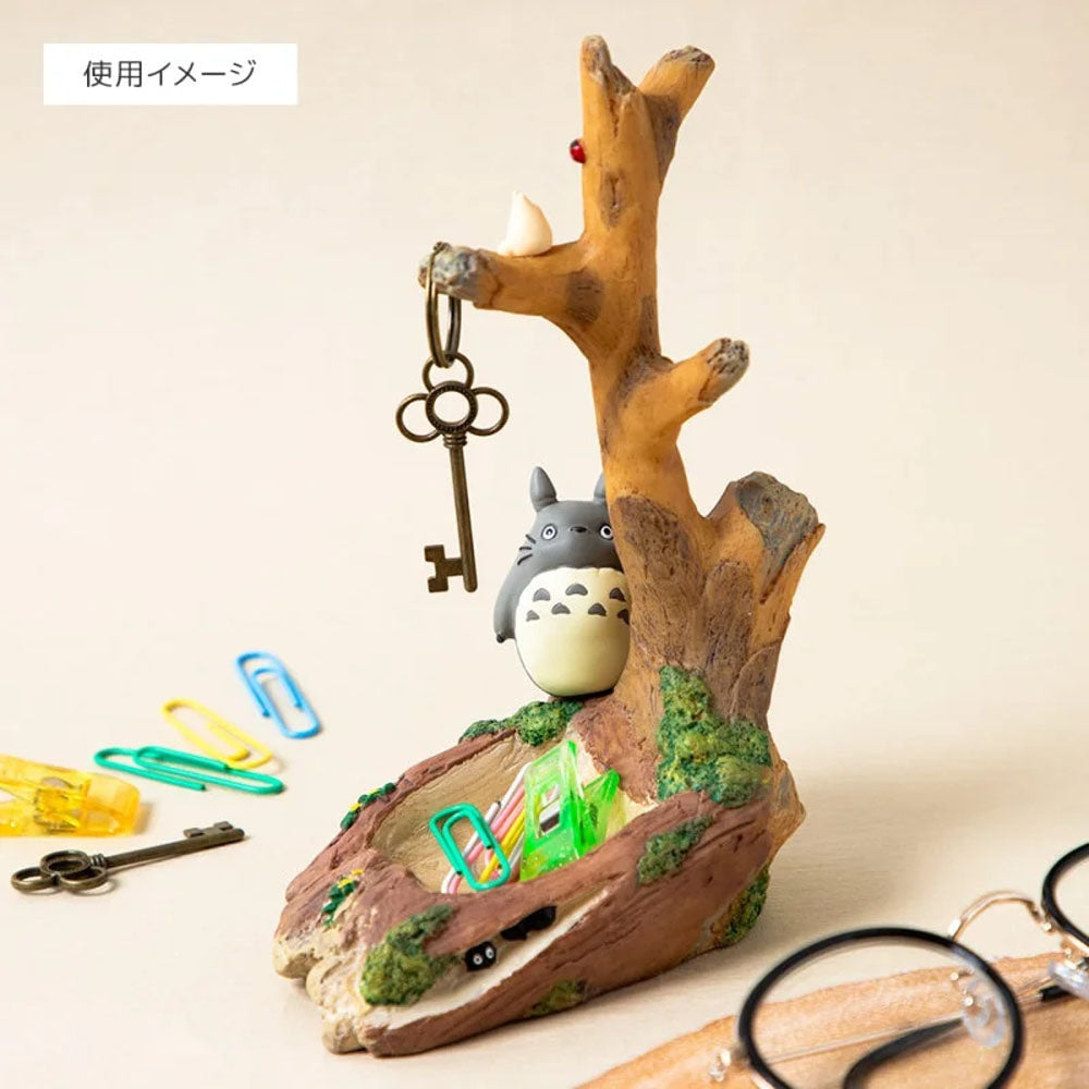 Mein Nachbar Totoro - Totoro im Schatten des Baums - Schmuckbaum & Schlüsselhalter - 14 x 18 x 8 cm - Benelic