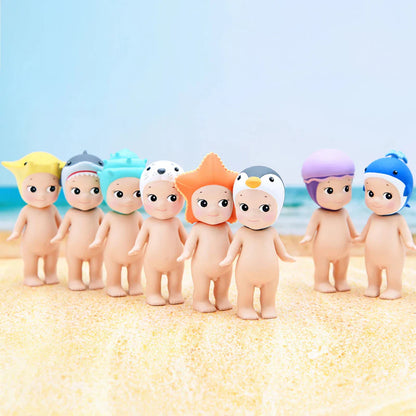 Sonny Angel mit Meeresmütze | Sonny Angel Figur | Blind Box Marine Series | 8 cm