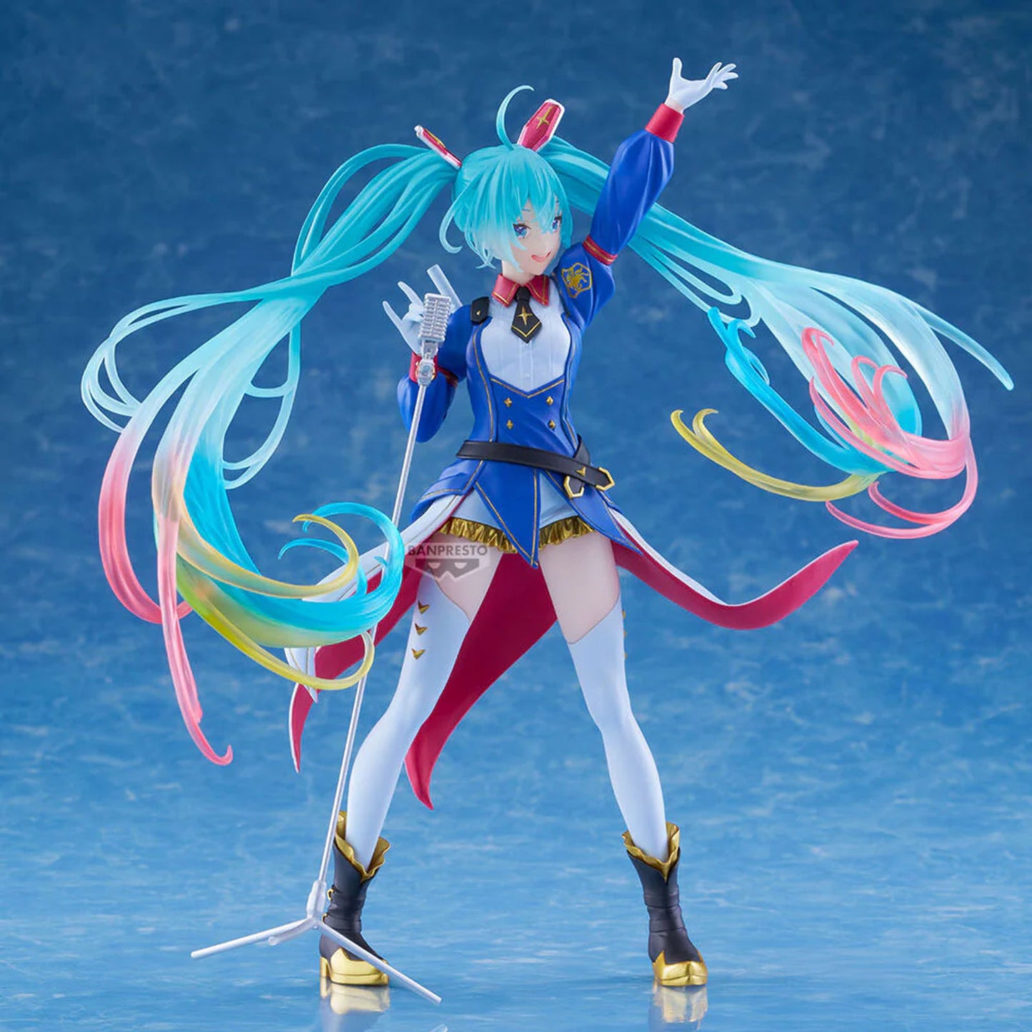 BANDAI Hatsune Miku mit Gundam-Outfit | Hatsune Miku Sammelfigur | 18 cm
