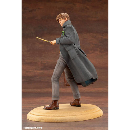 Fantastic Beasts: The Crimes of Grindelwald - Newt Scamander - ARTFX+ Statue 1/10 - 18cm - Kotobukiya