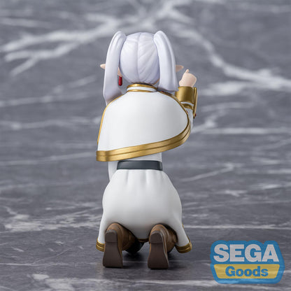 Frieren: Beyond Journey's End - Frieren - Poking Something - PM Perching Figur - 10cm - SEGA