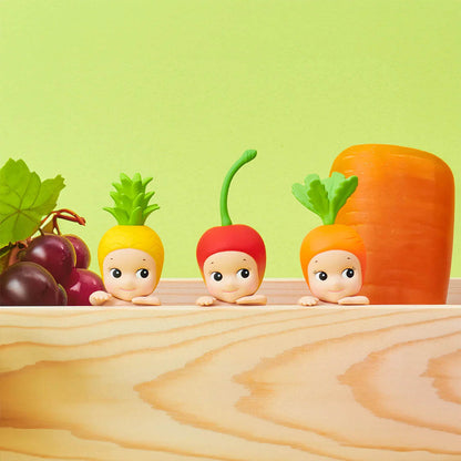 Sonny Angel Figur mit Obst- oder Gemüsemütze | Blind Box Harvest Series | 8 cm