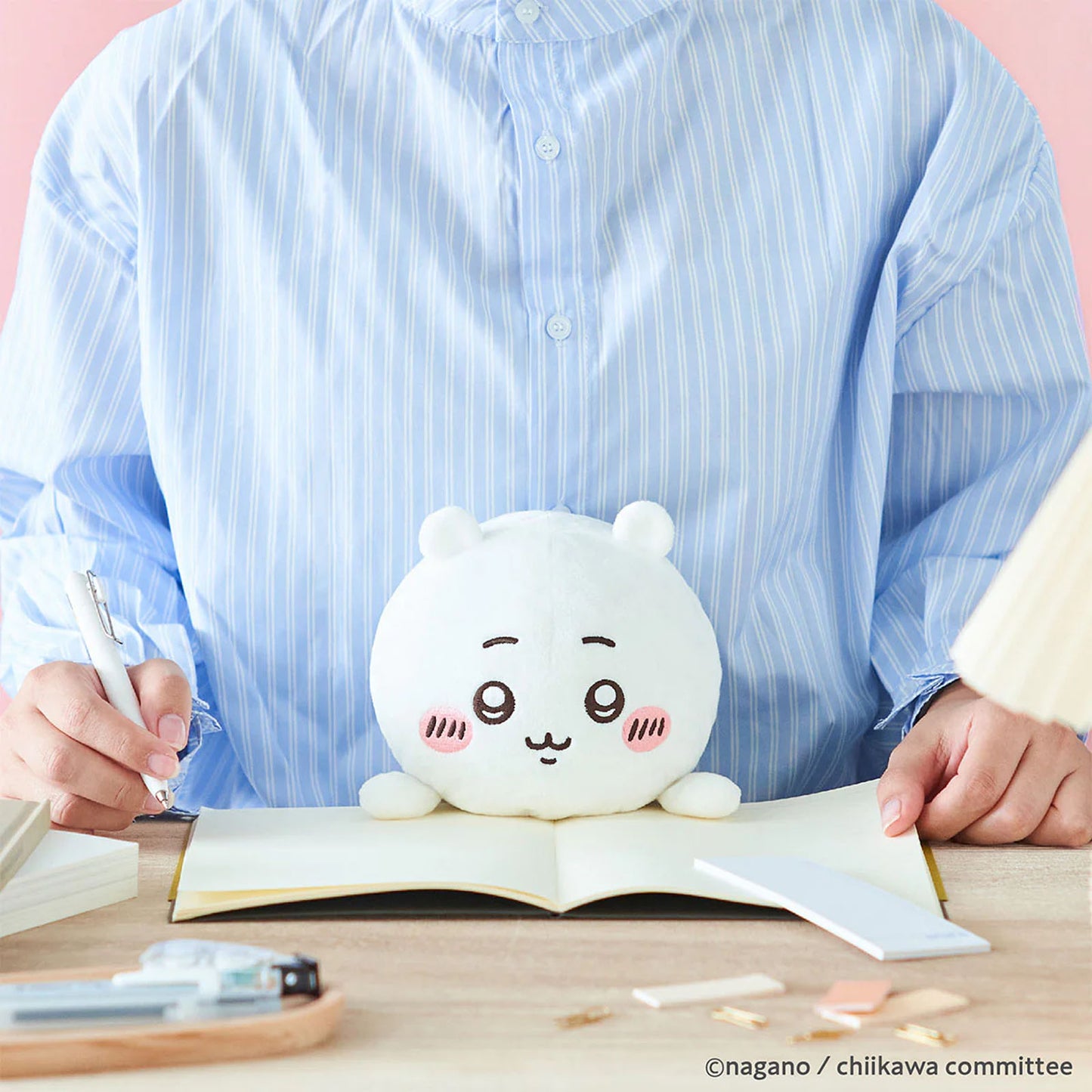 Chiikawa - Posture Pal "Funbaruzu" Plüschtier - 19 cm - Haltungsunterstützung