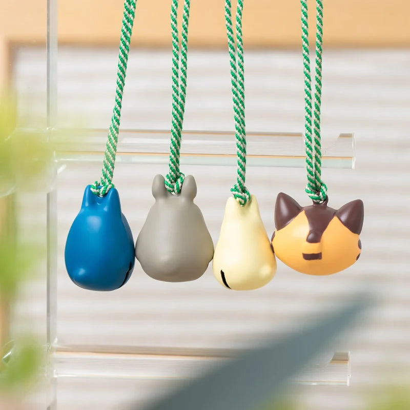 Mein Nachbar Totoro - Katzenbus mit Glöckchen - Netsuke-Anhänger - 3 x 2,3 x 2,3 cm - Ensky