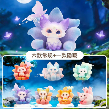 Neunschwänziger Fuchs - Fuchsgeist mit Schmetterling - Figur Blindbox - Einzelbox - 9 cm - ThingsWoo