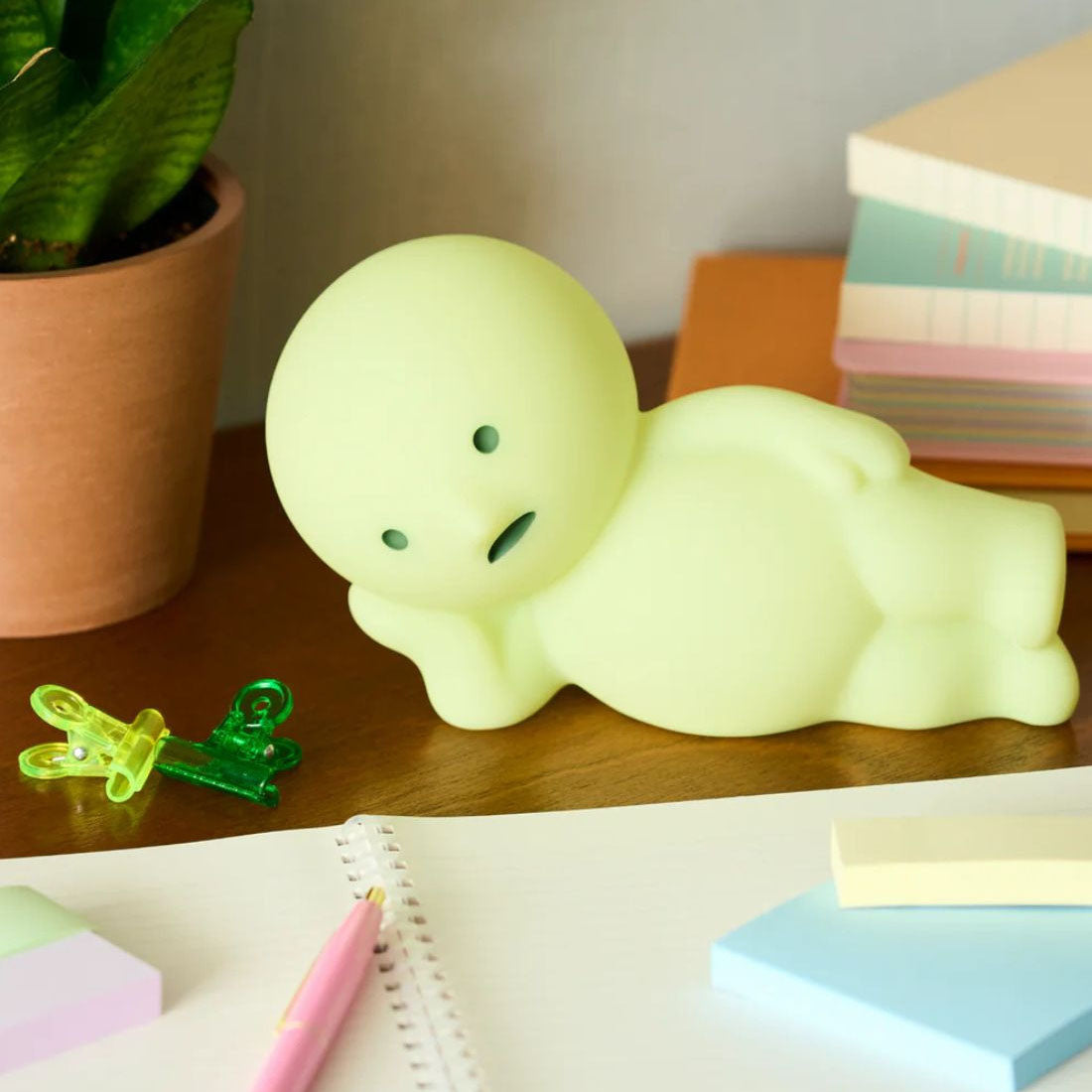 Smiski - Touch Lampe Vol. 2 - USB Lampe Figur - dimmbar - ca. 11 cm Höhe - Dreams