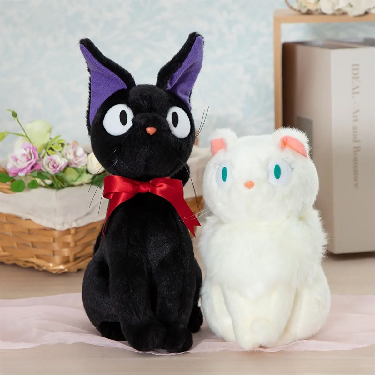 Kikis kleiner Lieferservice - Jiji Sitzend (Größe M) - Plüsch - 32 cm - Sun Arrow