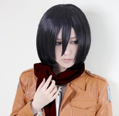 Cosplay Perücke von Mikasa Ackerman für Attack on Titan Fans, Schwarz