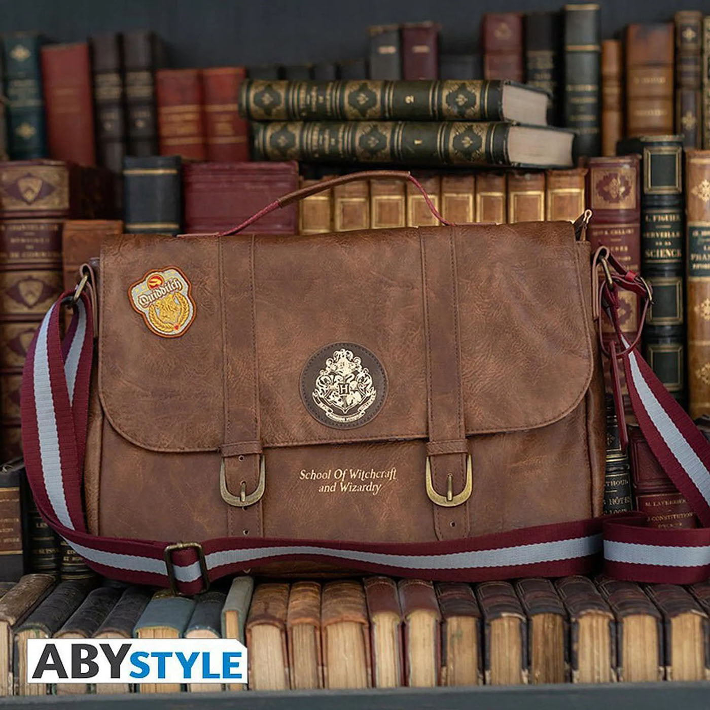 Harry Potter - Hogwarts Premium - Umhängetasche Messenger Bag - 35 x 27 x 5 cm - ABYstyle