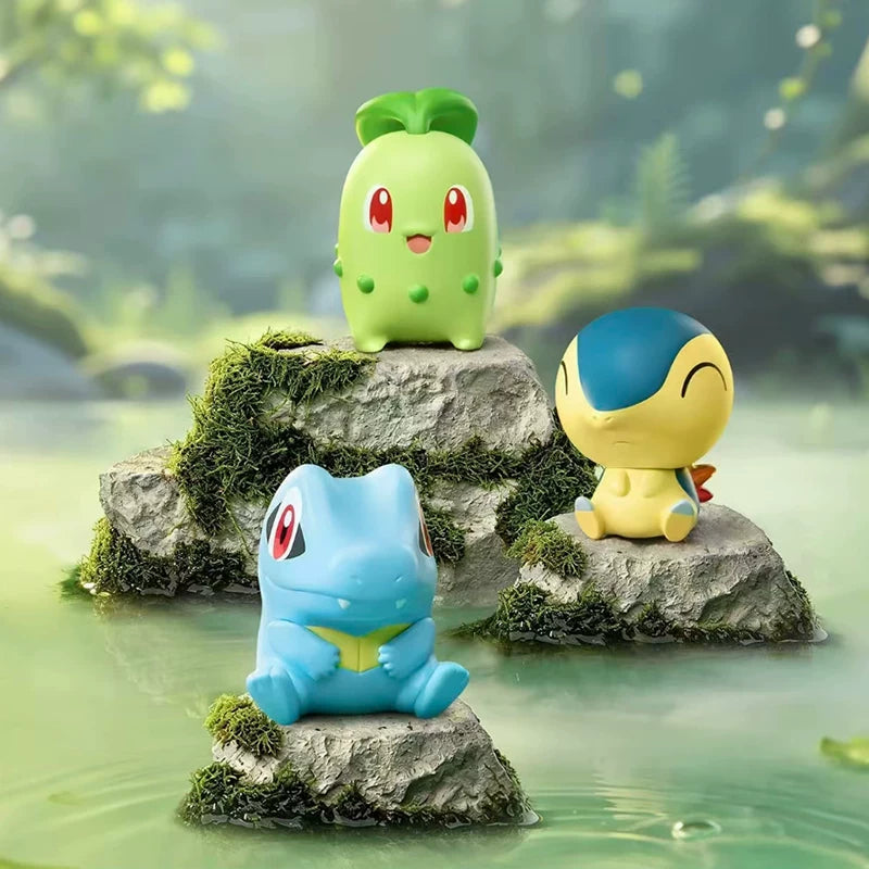 Pokémon: 30th Anniversary - Palmsize Wonders First Partner - Starter-Trio im Mini-Koffer - Blindbox - Einzelbox - 2,5-4,7cm - Funism