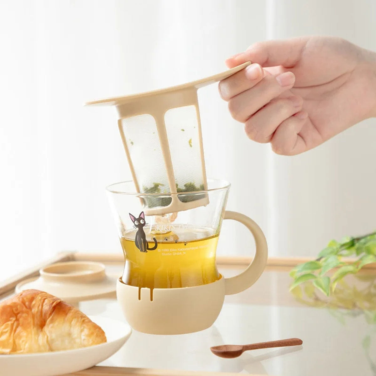 Kikis kleiner Lieferservice - Jiji - Glas-Teetasse mit integriertem Infuser - 12 cm - Benelic
