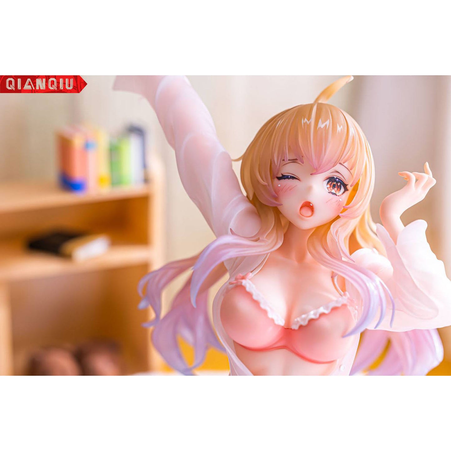 Daiki Kougyo Stretch Girl mit Bücherregal | Otaku Girls Series Figur | 12 cm