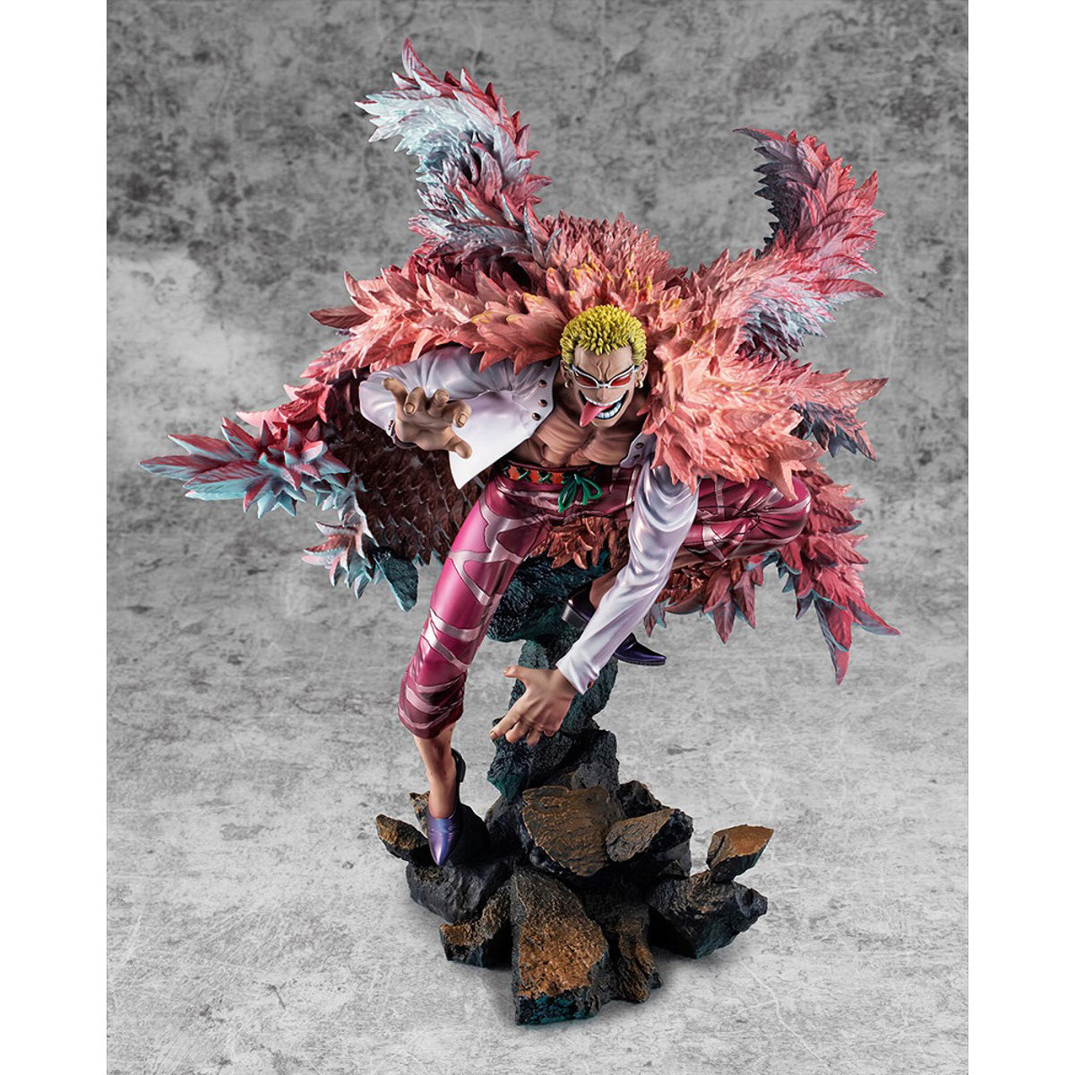 One Piece - Donquixote Doflamingo - Portrait of Pirates Figur - 35cm - MegaHouse
