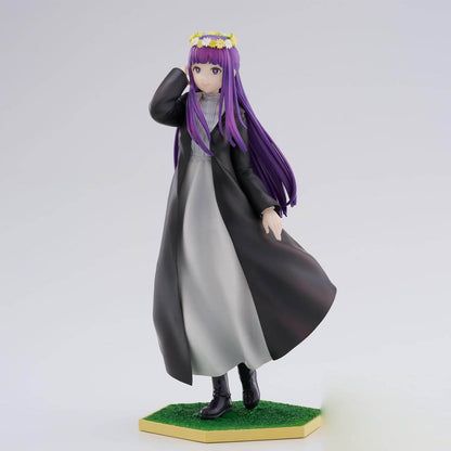 Frieren - Fern im Blumengarten - Figur - 18cm - Sega