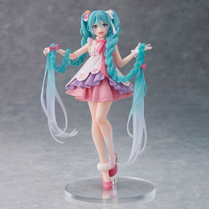 Hatsune Miku - Rapunzel Version - Figur - 18cm - Taito