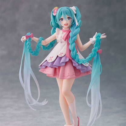 Hatsune Miku - Rapunzel Version - Figur - 18cm - Taito